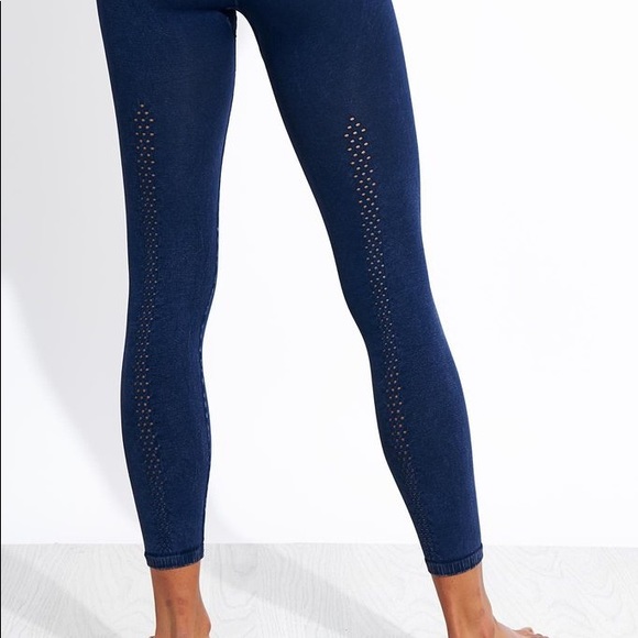 FP MOVEMENT GOOD KARMA LEGGINGS.  GREAT CONDITION - Picture 2 of 3